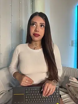 AshleyWinslow online show from 04/01/26, 07:33