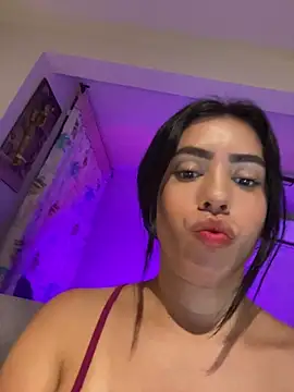 Sara-215 online show from 05/28/26, 04:09