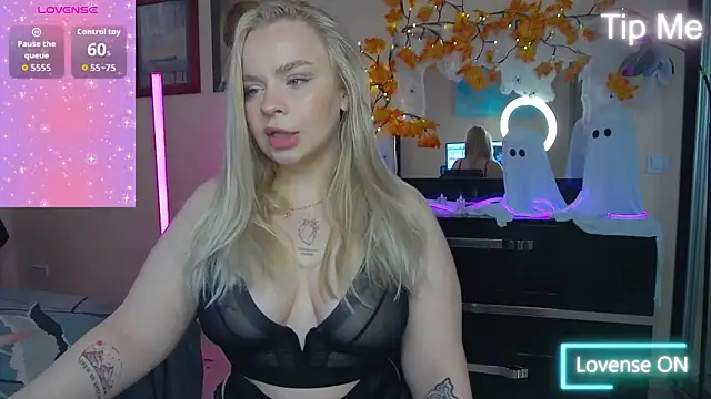 LisaCandy1 online show from 10/31/25, 08:11