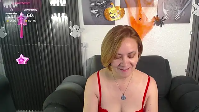 Snapshot of Sophia_Lane_ chatting on 10/30/25, 12:58 Sophia Lane  online show from 10/30/25, 12:58