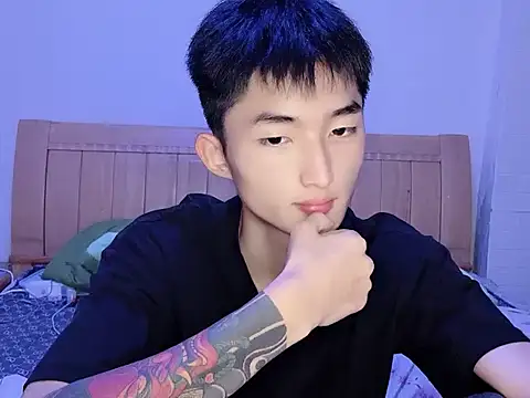 N228 online show from 11/11/25, 10:10