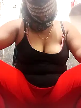 Snapshot of senoritacam2 chatting on 10/30/25, 08:45 senoritacam2 online show from 10/30/25, 08:45