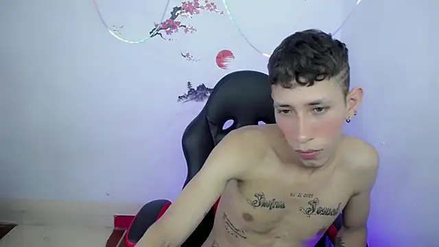 The latin boy online show from 11/17/25, 07:18