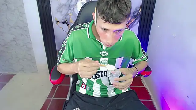 The latin boy online show from 11/26/25, 06:19