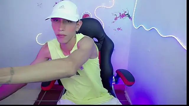 The latin boy online show from 11/20/25, 07:58