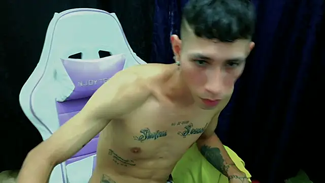 The latin boy online show from 10/29/25, 07:35