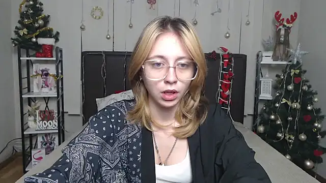 TracyLll online show from 12/20/25, 06:05