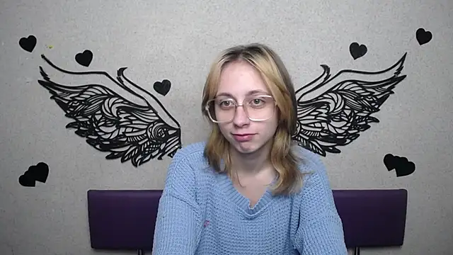 TracyLll online show from 11/24/25, 11:54