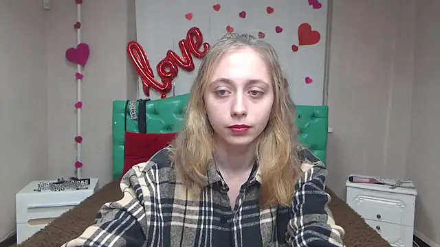 TracyLll online show from 02/08/26, 06:11