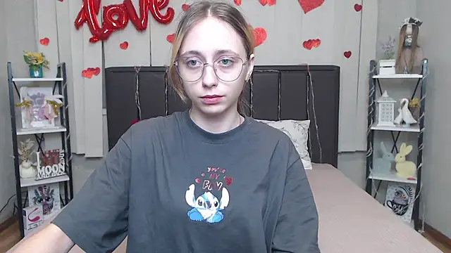 TracyLll online show from 03/01/26, 06:13