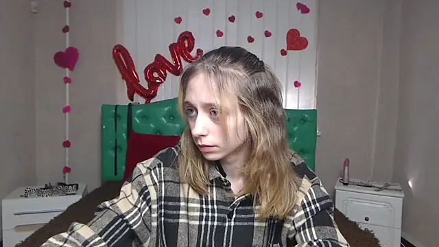 TracyLll online show from 02/09/26, 09:51