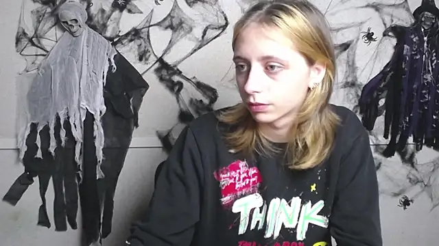 TracyLll online show from 11/08/25, 07:45