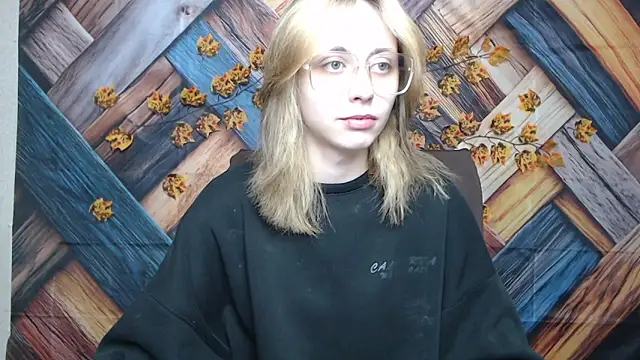 TracyLll online show from 11/27/25, 01:00