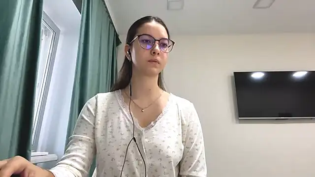 Snapshot of Allisgree chatting on 10/29/25, 06:01 Allisgree online show from 10/29/25, 06:01