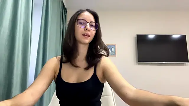 Snapshot of Allisgree chatting on 12/14/25, 07:58 Allisgree online show from 12/14/25, 07:58