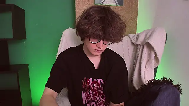 Snapshot of Syndy_Dels chatting on 02/17/26, 01:08 Syndy Dels online show from 02/17/26, 01:08