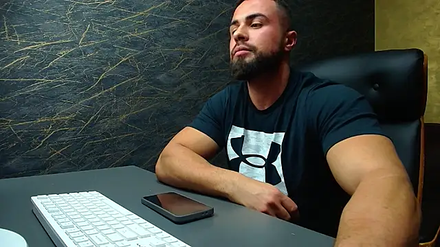 HayesWood online show from 11/11/25, 06:08