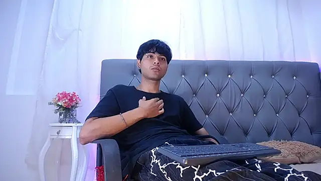 Snapshot of TonnyHawk707 chatting on 10/30/25, 11:19 TonnyHawk707 online show from 10/30/25, 11:19