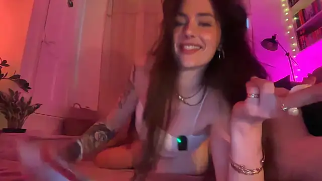 SpicyLunaaa online show from 05/09/26, 01:25
