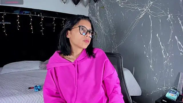 LilithLuxorr online show from 12/04/25, 01:32