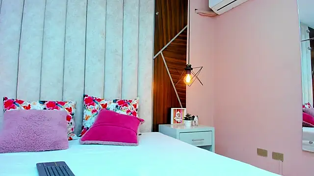 Arianaa Gray online show from 01/08/26, 03:56