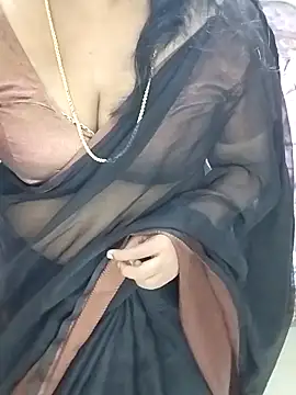 Snapshot of tamil_chitra12 chatting on 10/31/25, 12:35 tamil chitra12 online show from 10/31/25, 12:35