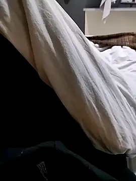 female hunterr online show from 11/12/25, 06:12