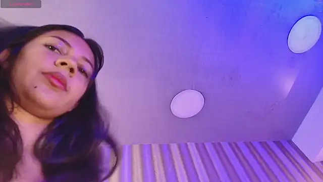 Snapshot of KamyGlam chatting on 01/17/26, 08:23 KamyGlam online show from 01/17/26, 08:23