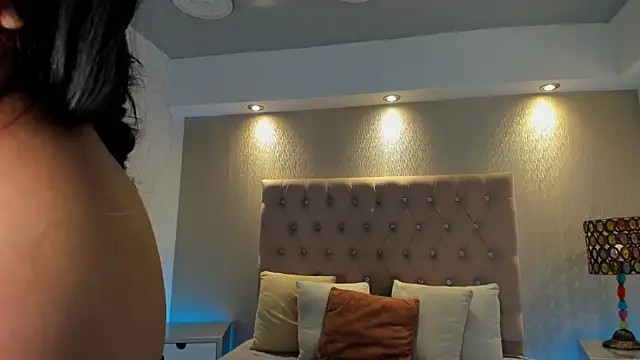 KamyGlam online show from 04/16/26, 08:20