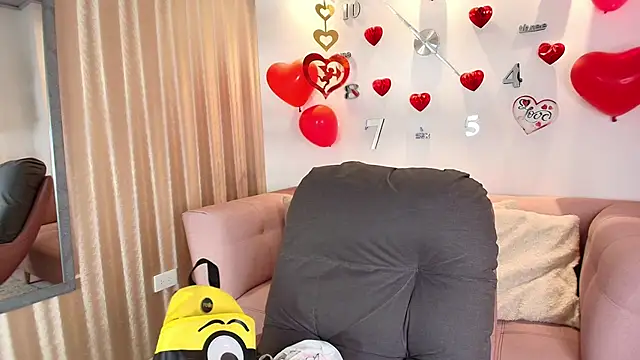 Snapshot of KamyGlam chatting on 02/27/26, 08:08 KamyGlam online show from 02/27/26, 08:08