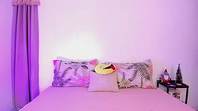 Snapshot of julialex_ chatting on 11/24/25, 07:03 julialex online show from 11/24/25, 07:03