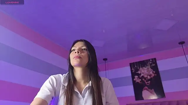 samantaortega   online show from 11/08/25, 12:52