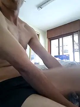 Snapshot of Casal2011 chatting on 10/28/25, 07:35 Casal2011 online show from 10/28/25, 07:35