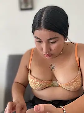 Snapshot of Vickybon chatting on 11/02/25, 08:58 Vickybon online show from 11/02/25, 08:58