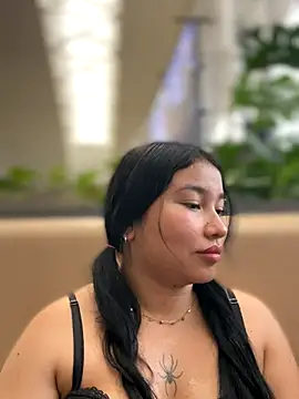 Snapshot of Vickybon chatting on 10/28/25, 08:19 Vickybon online show from 10/28/25, 08:19