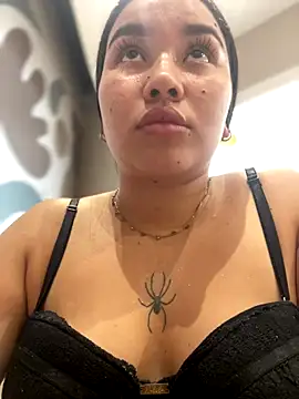 Snapshot of Vickybon chatting on 11/30/25, 09:04 Vickybon online show from 11/30/25, 09:04