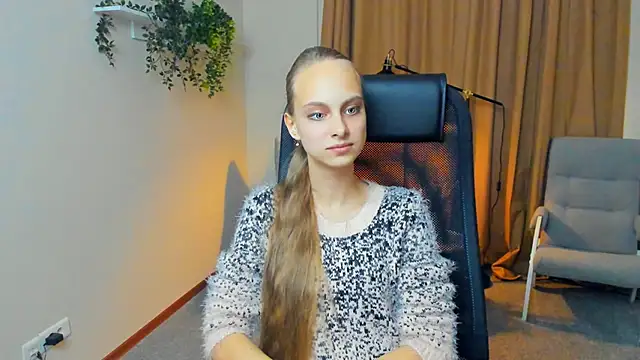 Snapshot of EmaBolins chatting on 10/29/25, 11:42 EmaBolins online show from 10/29/25, 11:42