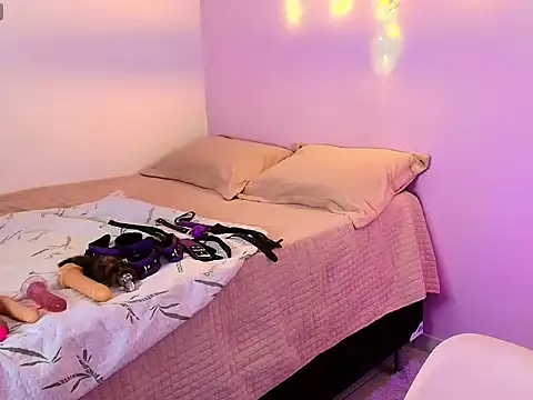 Aprilsweet2005 online show from 12/15/25, 02:01