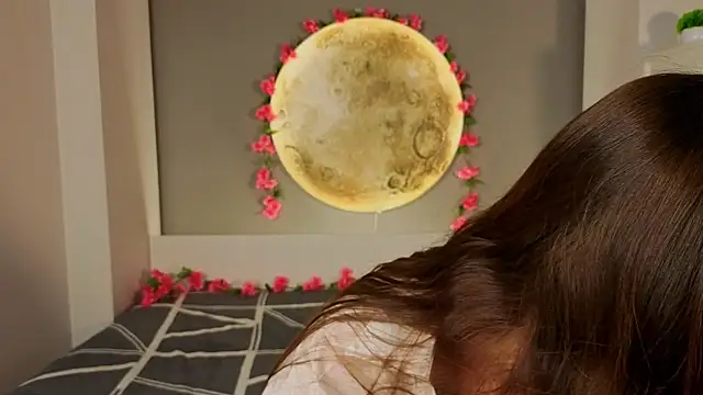 LauraHansil online show from 02/12/26, 06:13