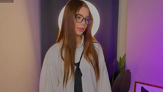 LauraHansil online show from 04/15/26, 07:07