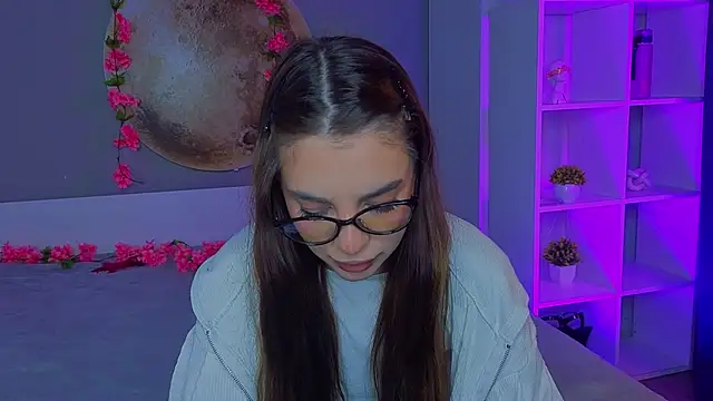 LauraHansil online show from 03/17/26, 07:17