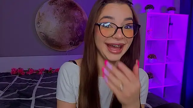 LauraHansil online show from 03/21/26, 07:07