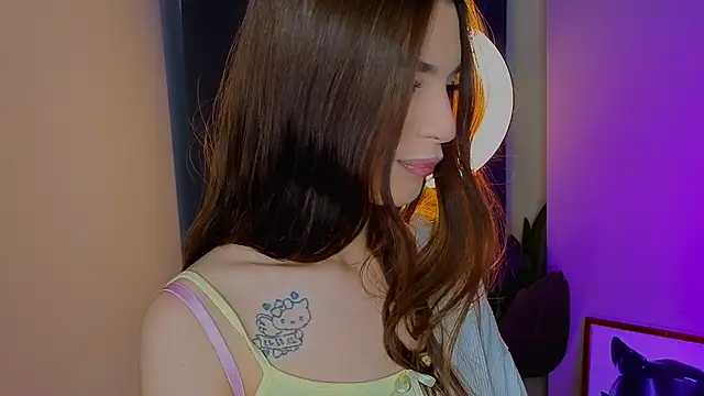 LauraHansil online show from 04/05/26, 07:09