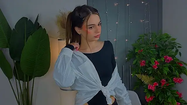 LauraHansil online show from 03/07/26, 07:52