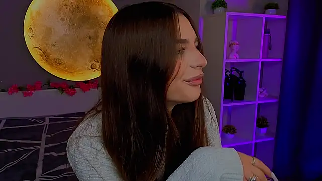 LauraHansil online show from 04/13/26, 07:07