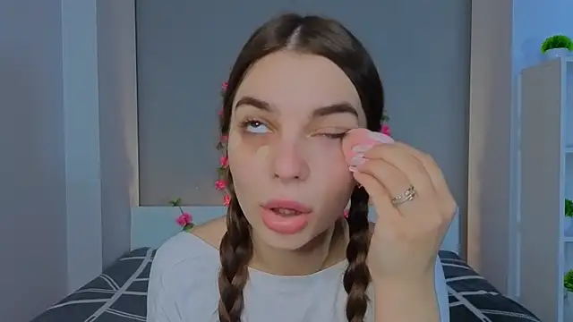 LauraHansil online show from 02/06/26, 06:20