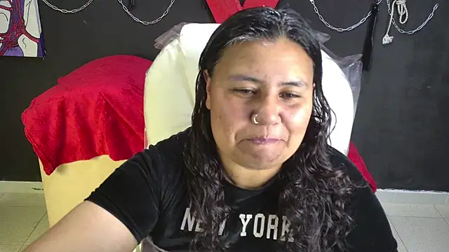 Snapshot of serenamystsh chatting on 11/23/25, 03:49 serenamystsh online show from 11/23/25, 03:49