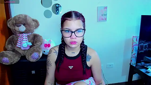 Emma boo online show from 04/12/26, 04:21