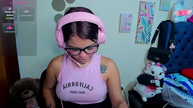 Emma boo online show from 11/17/25, 03:05