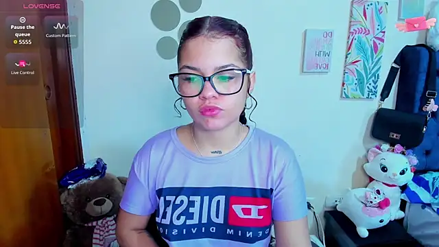 Emma boo online show from 11/18/25, 04:43